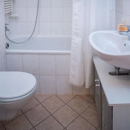 H&H Apartments Im Herzen Der Stadt Teilweise Mit Balkon Ruhig Zentral Modern Mit Kueche Greifswald Zewnętrze zdjęcie