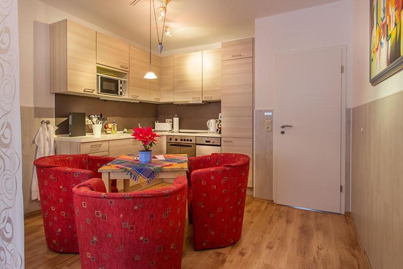 H&h Im Herzen Der Stadt Teilweise Mit Balkon Ruhig Zentral Modern Mit Kueche Апартаменты *