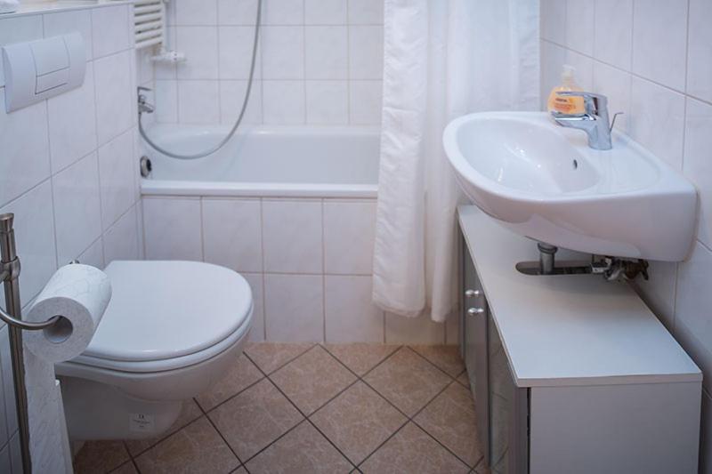 H&h Im Herzen Der Stadt Teilweise Mit Balkon Ruhig Zentral Modern Mit Kueche Апартаменты